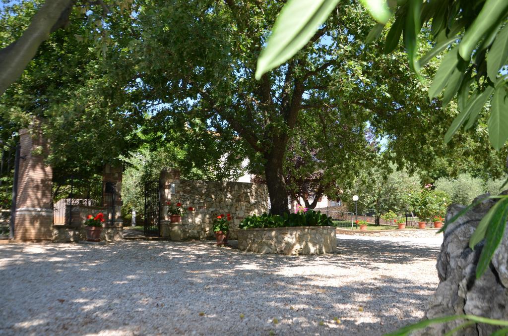 Casale Santa Caterina Aparthotel Amelia Bagian luar foto